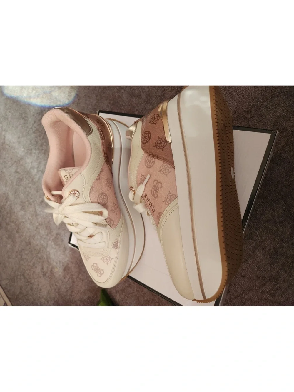 GUESS CAMRIO Retro Pink & White Platform Lace-Up Sneakers with Gold Accents